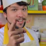 Vlogueiro Gustavo Horn cria receitas veganas em seu canal