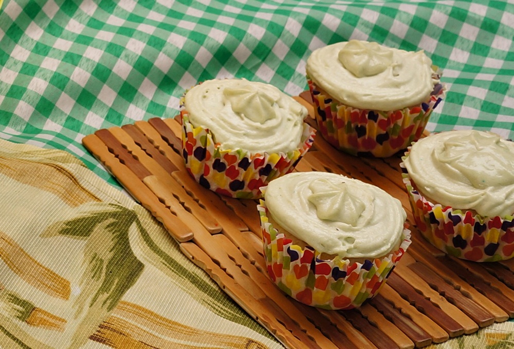 cupcake-vegano-de-kiwi-e-hortela-orgânico-vegetariano-sem-leite-sem-ovos